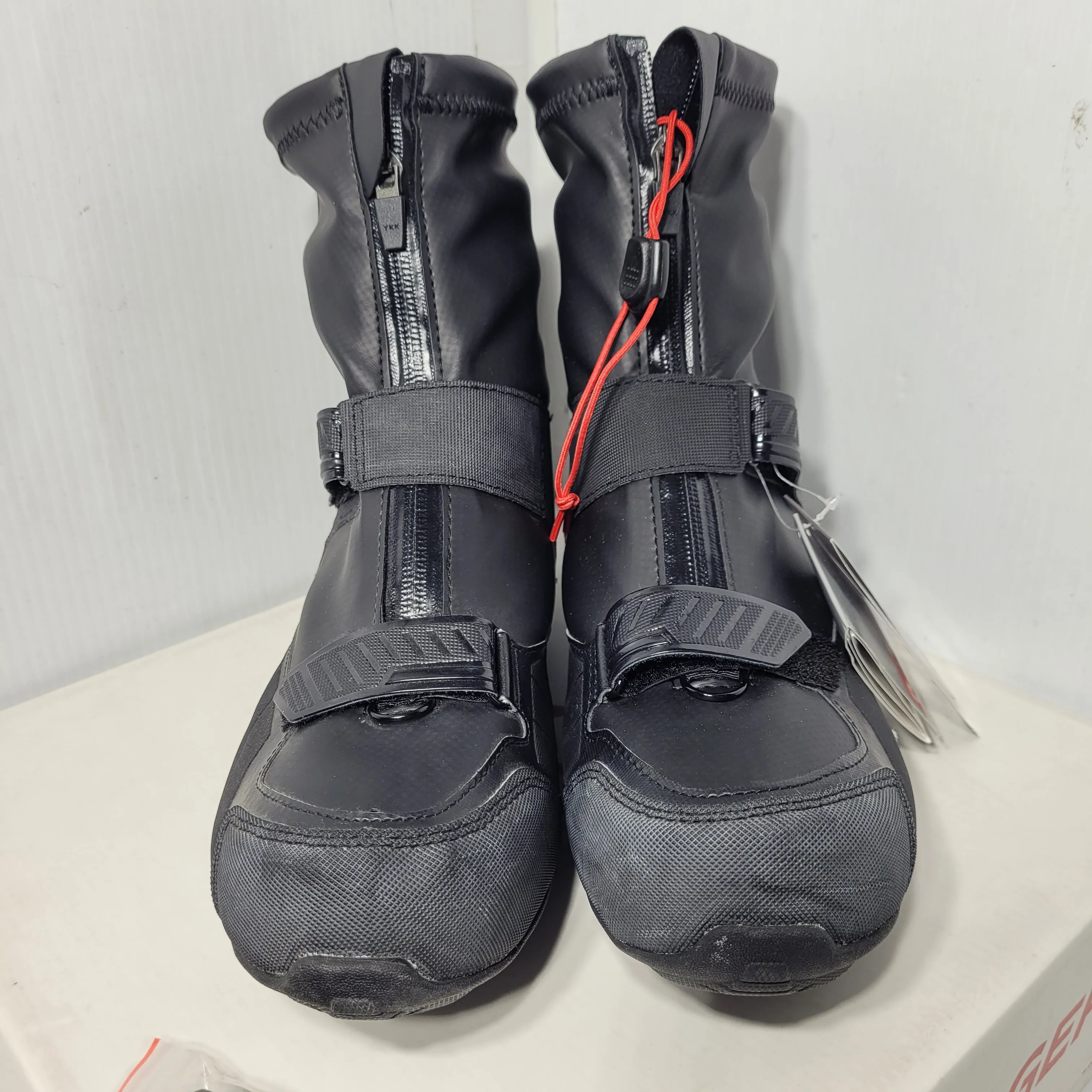 Bontrager Unisex Bicycle Winter Shoes - Size 10 - Pre-owned - H674AW