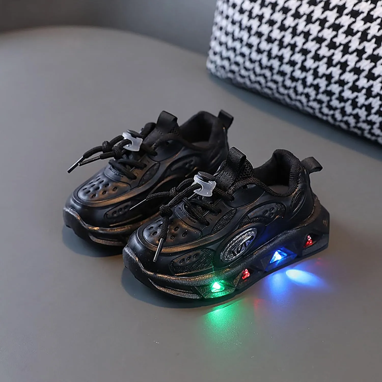 Cartoo Illuminated Sneakers for Outdoor Sports and Running with Breathable Design Light Up Shoes for Toddler Girls