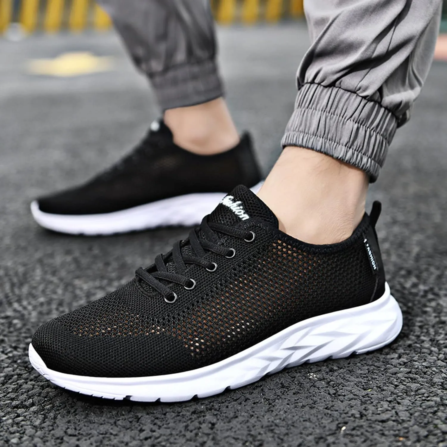 Men Comfortable Fashion Casual Breathable Lightweight Solid Color Summer and Men's Classic Nylon Sneaker