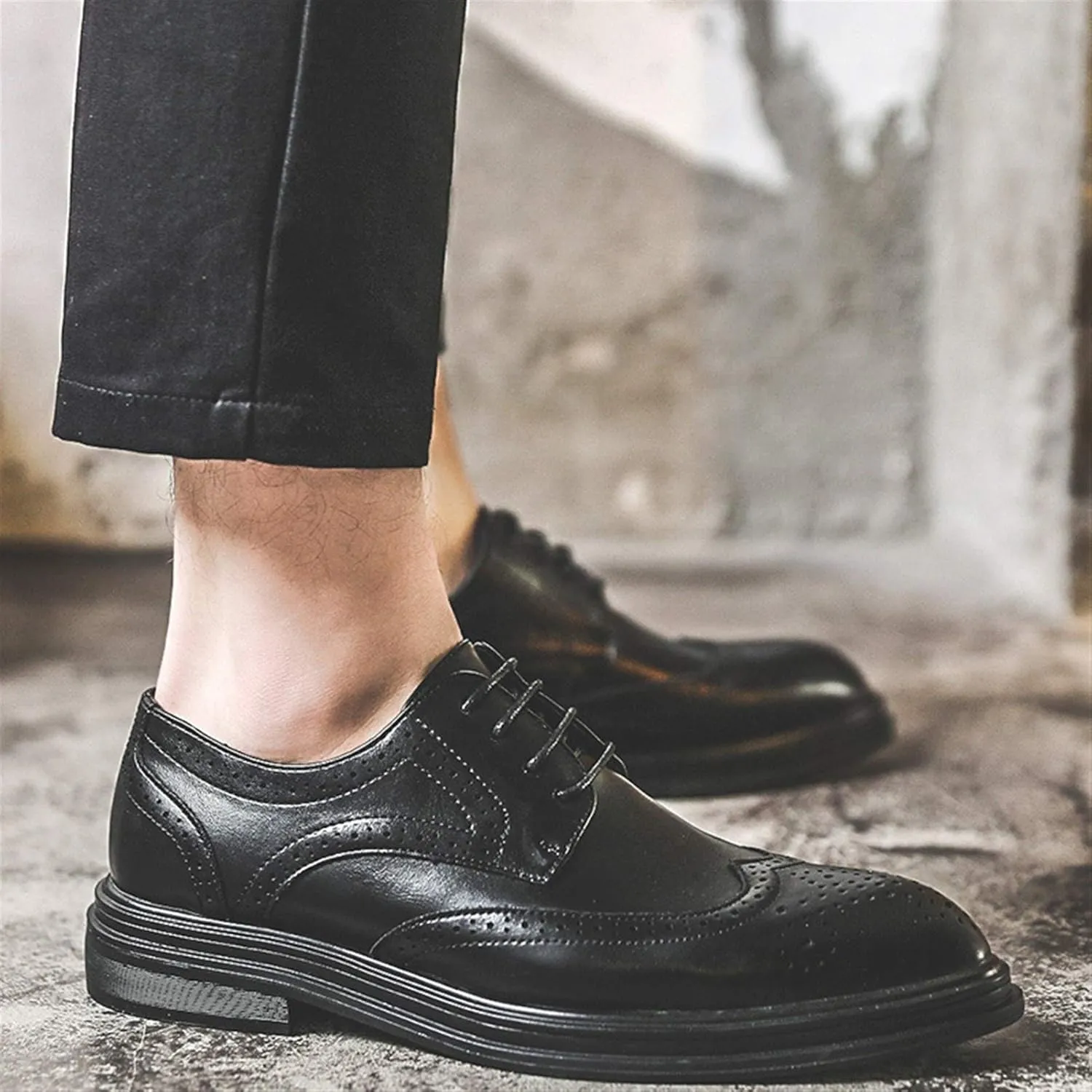 Single Season Oxford Shoes for Men Lace Up Round Toe Wingtips Brogue Embossed Vegan Leather Block Heel Anti-Slip Non Slip Resistant Low Top Prom Very Popular Among Young People