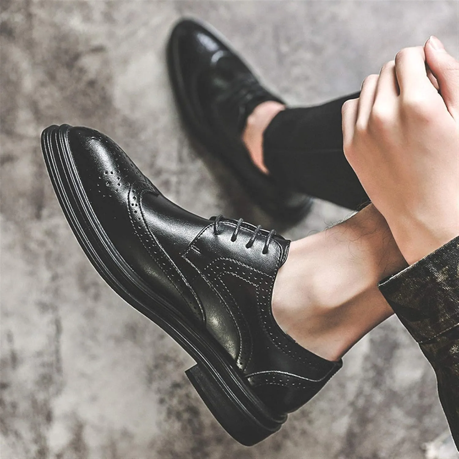 Single Season Oxford Shoes for Men Lace Up Round Toe Wingtips Brogue Embossed Vegan Leather Block Heel Anti-Slip Non Slip Resistant Low Top Prom Very Popular Among Young People