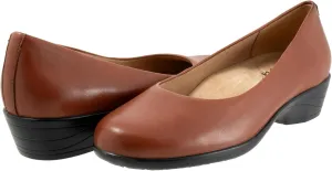 Trotters Women's Rozalin Loafer Flat