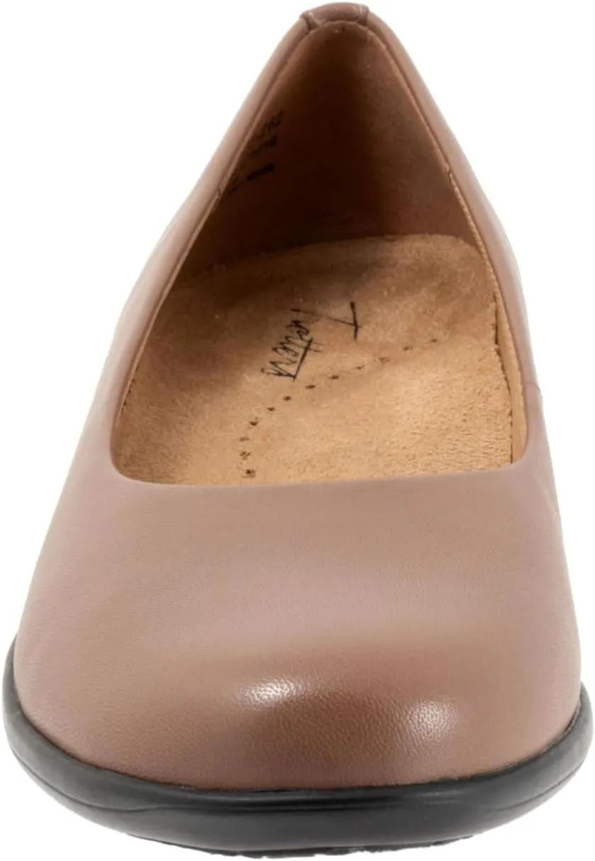 Trotters Women's Rozalin Loafer Flat