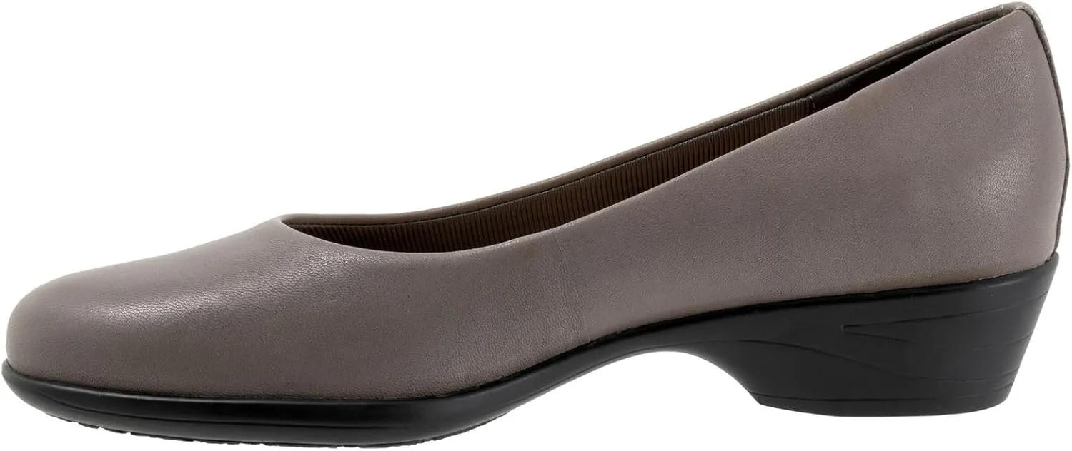 Trotters Women's Rozalin Loafer Flat
